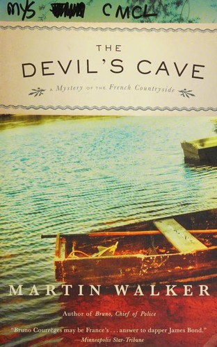 Martin Walker: The Devil's Cave (Paperback, 2014, Vintage Books)